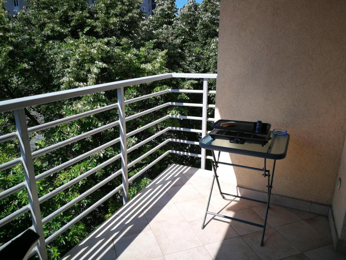 Voeroesmarty Apartman Miskolc - Belvaros - Downtown Екстериор снимка